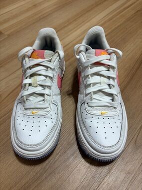 Nike Air Force 1 Low White Pink Yellow Mini Swoosh Sneakers Size 4Y